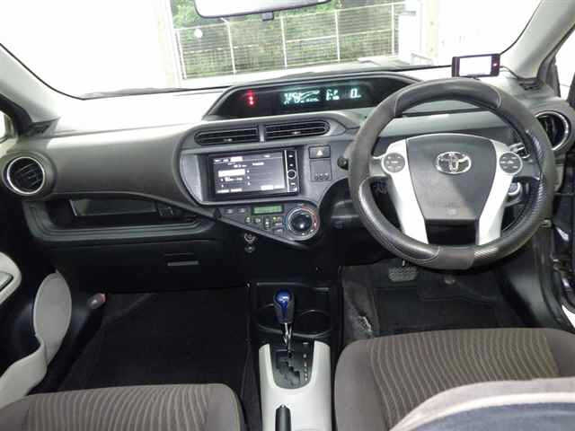 TOYOTA AQUA 2012