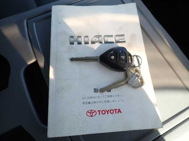 TOYOTA HIACE VAN 2009