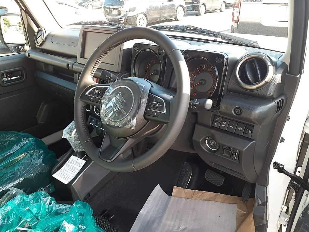 SUZUKI JIMNY NOMADE 2025