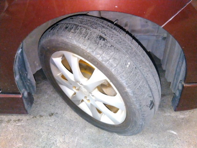 MITSUBISHI DELICA D2 2012