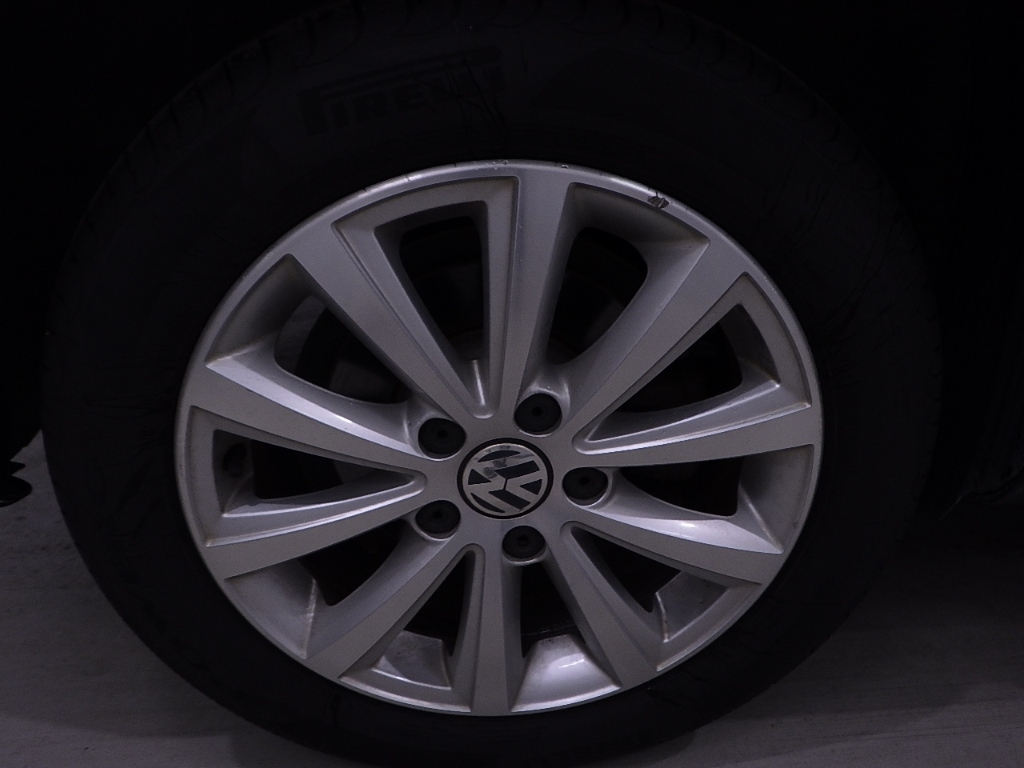 VOLKSWAGEN GOLF TOURAN 2013