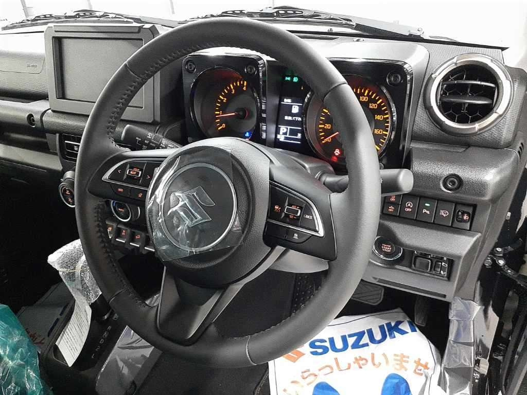 SUZUKI JIMNY NOMADE 2025