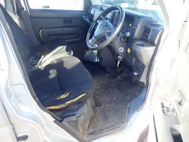 DAIHATSU HIJET VAN 2019