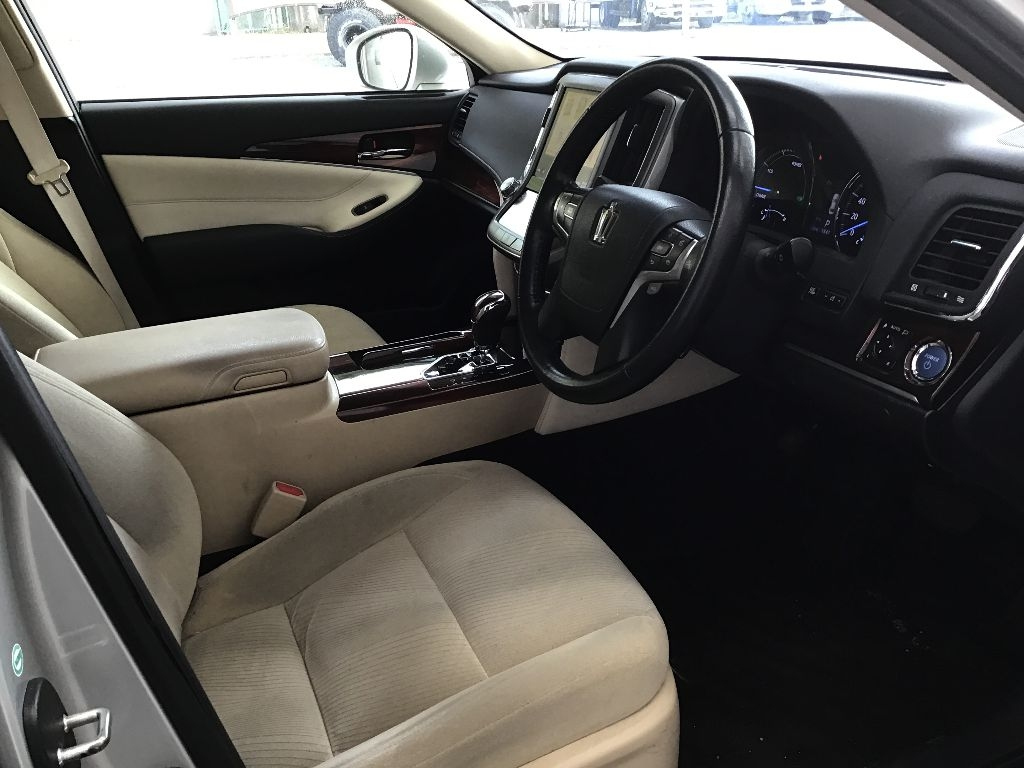 TOYOTA CROWN 2013