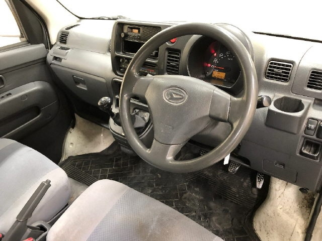 DAIHATSU HIJET VAN 2011