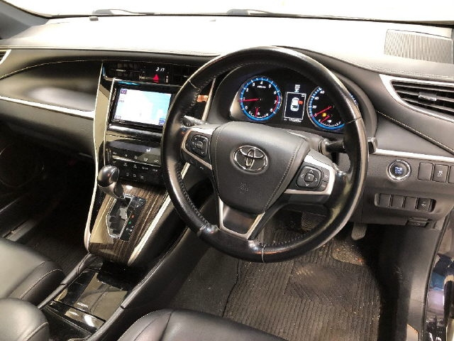 TOYOTA HARRIER 2014