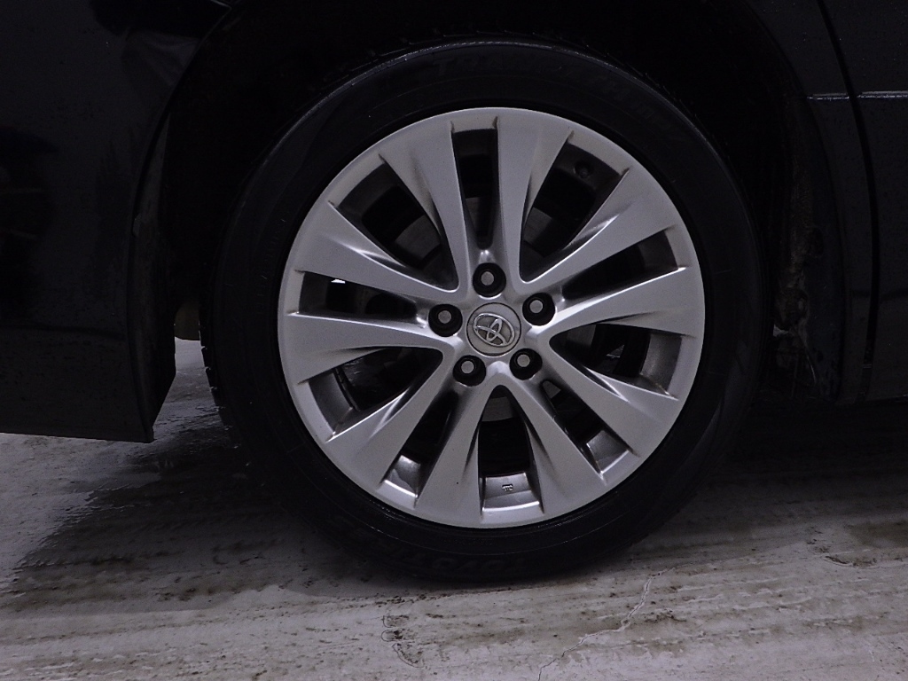 TOYOTA VELLFIRE 2011