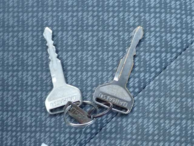 DAIHATSU HIJET VAN 2011