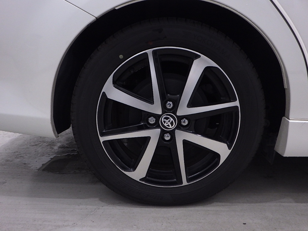 TOYOTA COROLLA FIELDER 2018