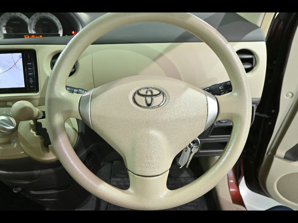 TOYOTA SIENTA 2011