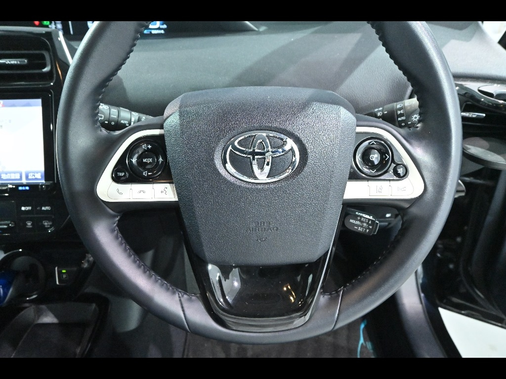 TOYOTA PRIUS 2016