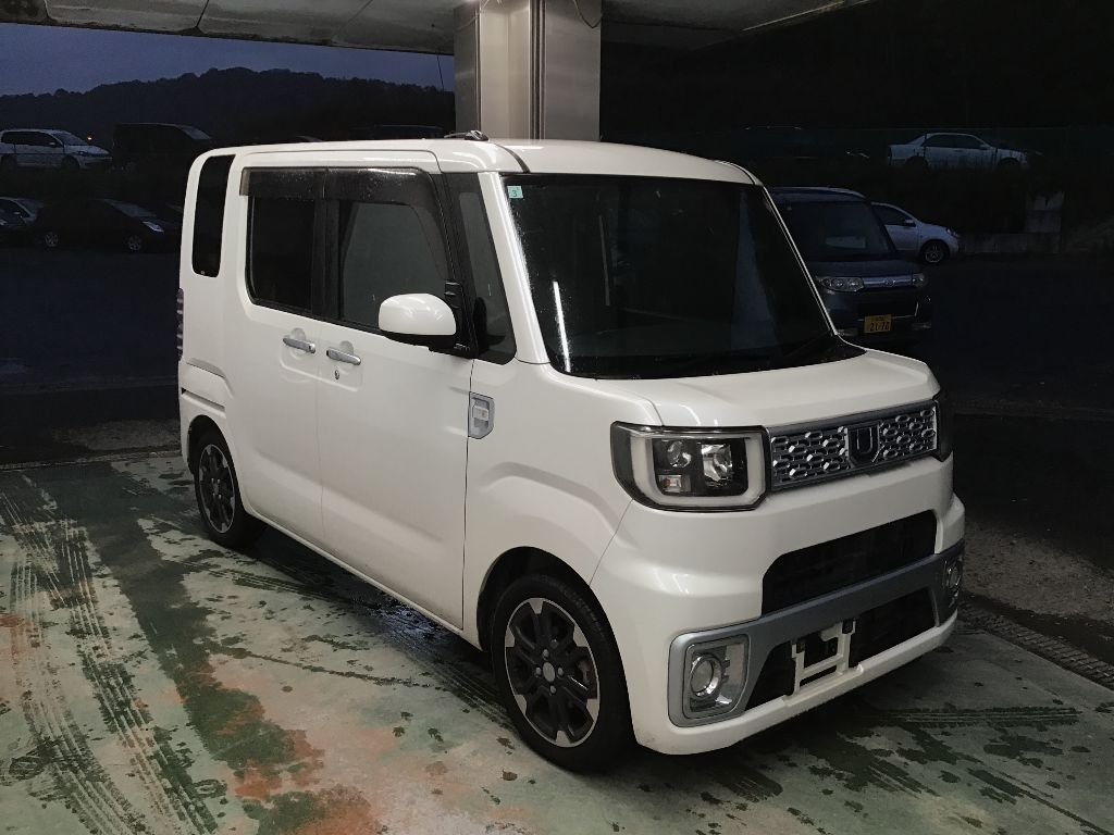 DAIHATSU WAKE 2015
