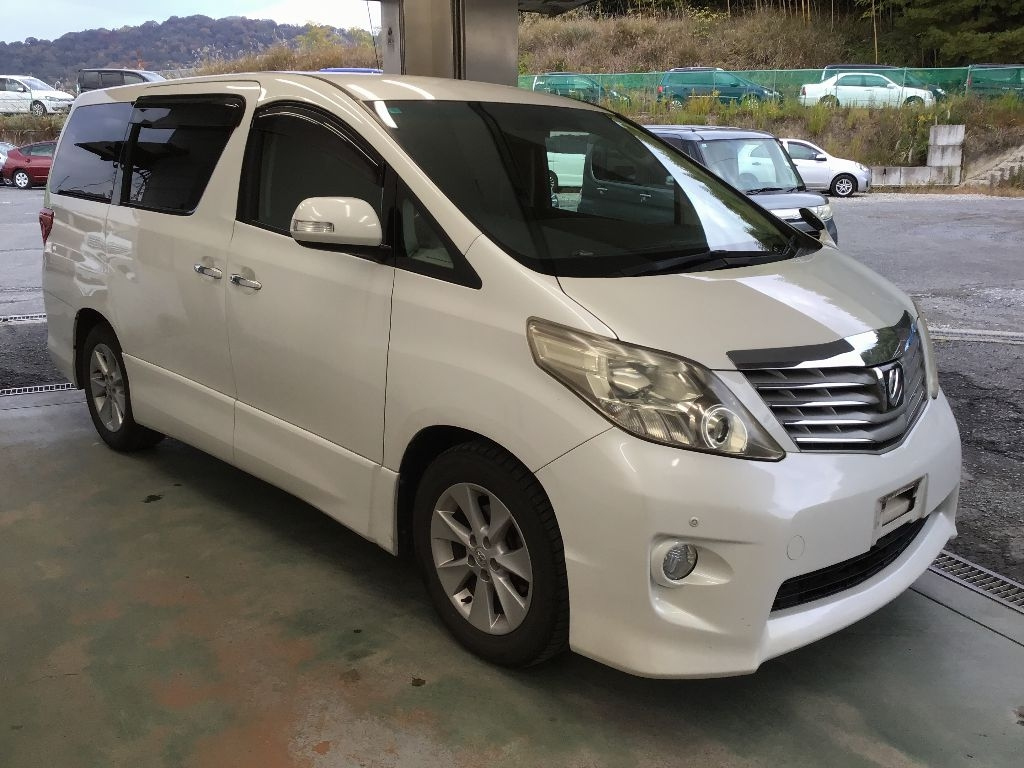 TOYOTA ALPHARD 2010