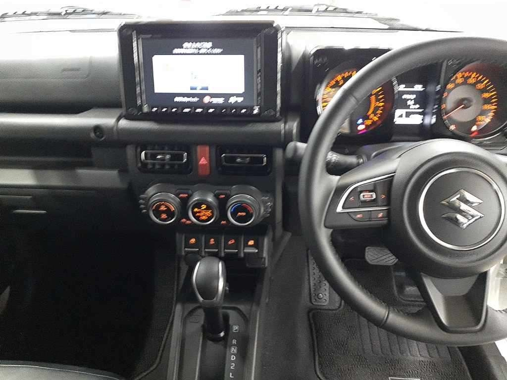 SUZUKI JIMNY NOMADE 2025