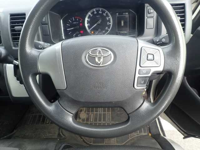 TOYOTA HIACE VAN 2020