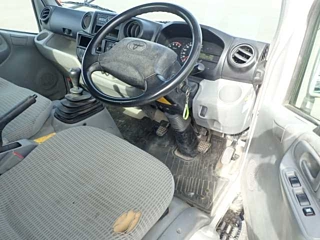 TOYOTA DYNA 2021