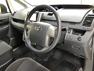 TOYOTA VOXY 2008