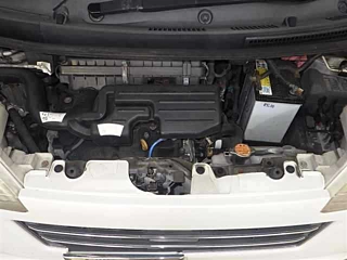 SUBARU LUCRA 2012