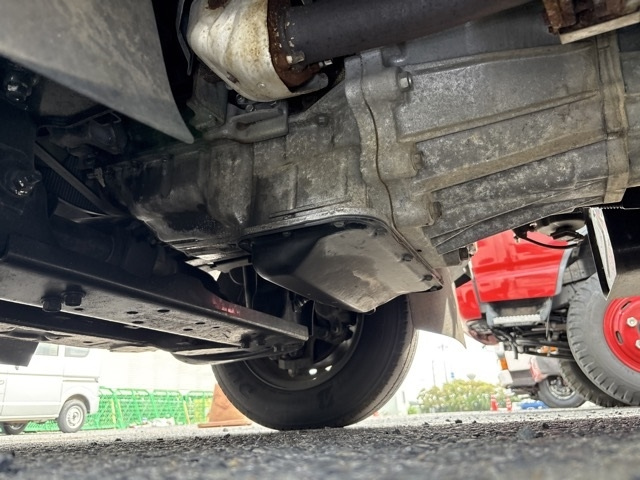 NISSAN TRUCK 2009