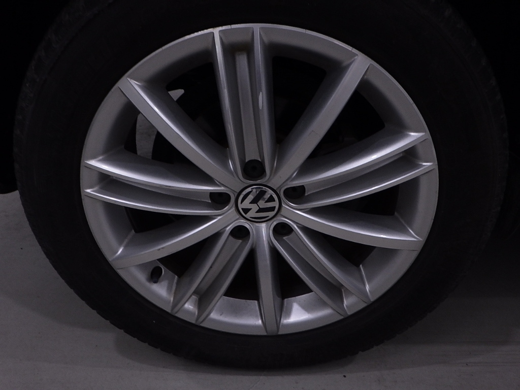 VOLKSWAGEN TIGUAN 2015