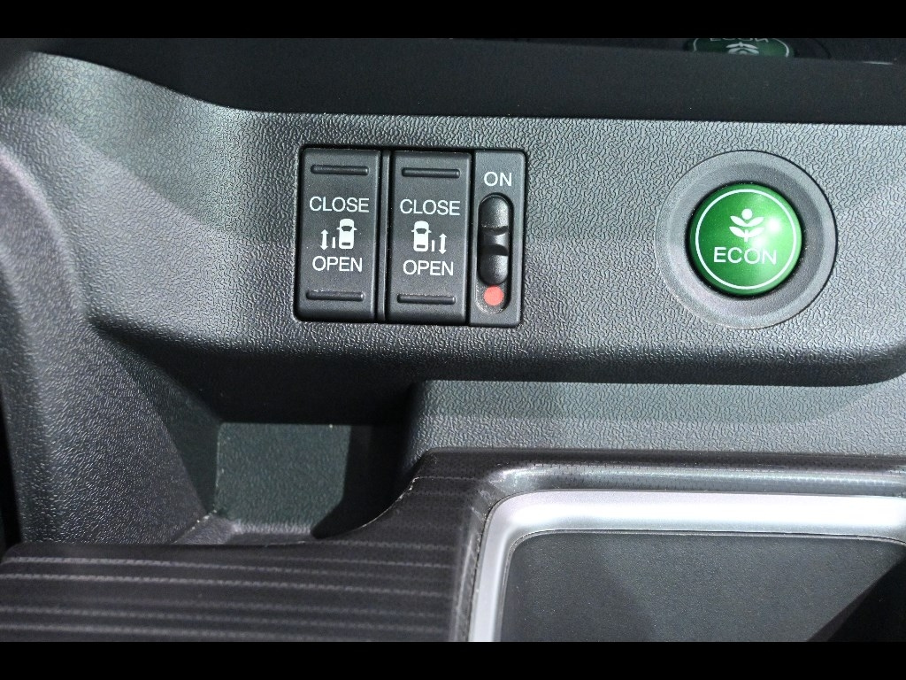 HONDA STEP WAGON 2016