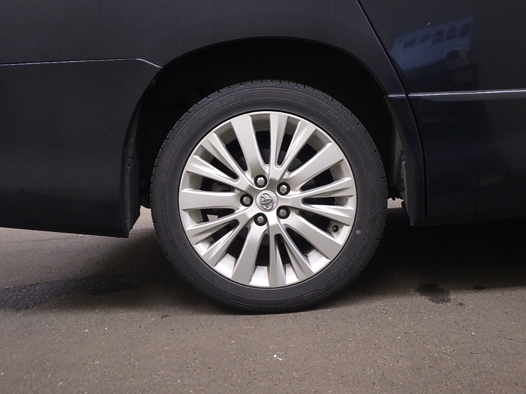 TOYOTA VELLFIRE 2012