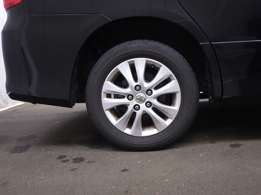 TOYOTA NOAH 2013