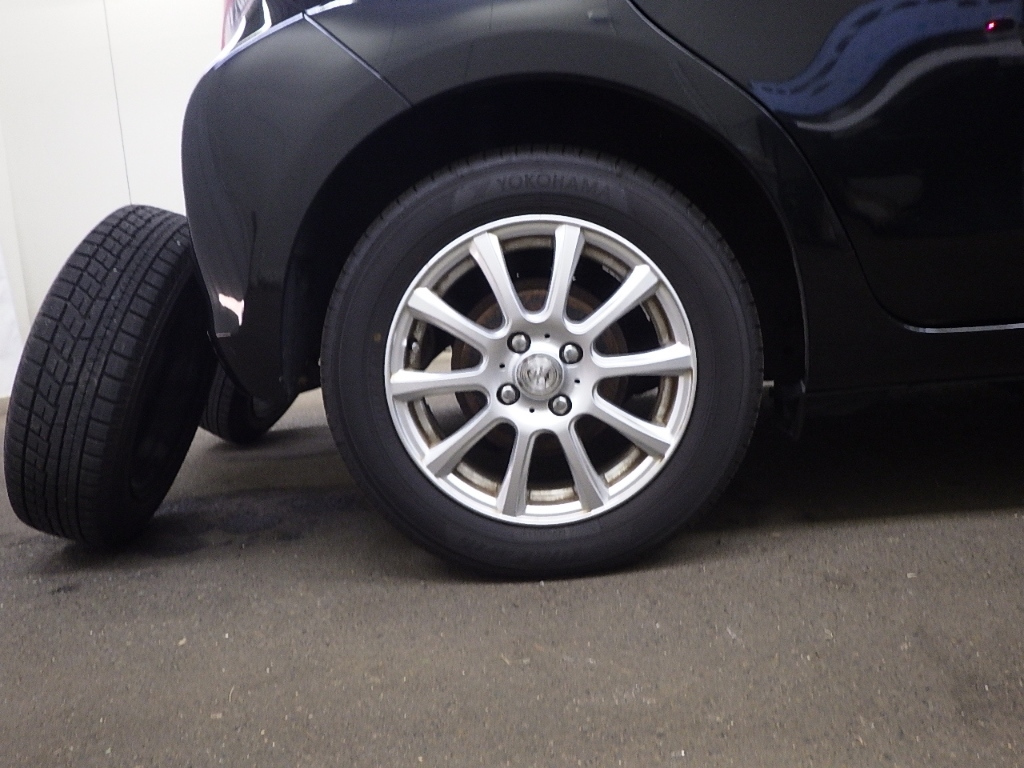 TOYOTA VITZ 2014