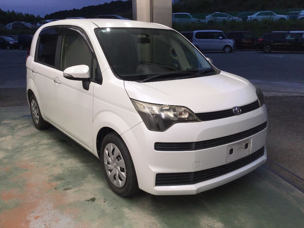 TOYOTA SPADE 2013