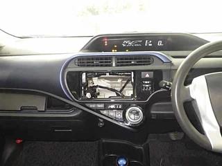 TOYOTA AQUA 2015