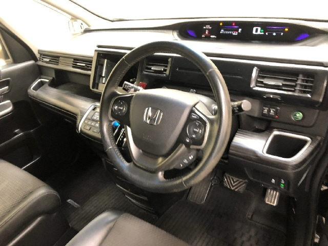 HONDA STEP WAGON 2017