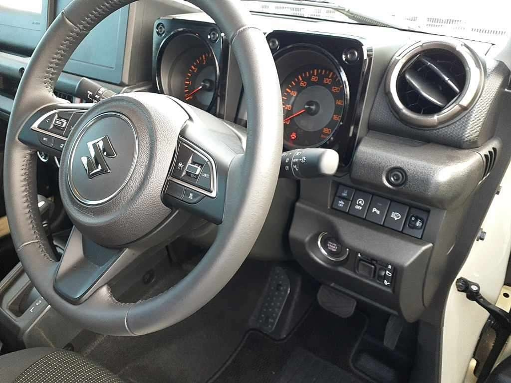 SUZUKI JIMNY NOMADE 2025