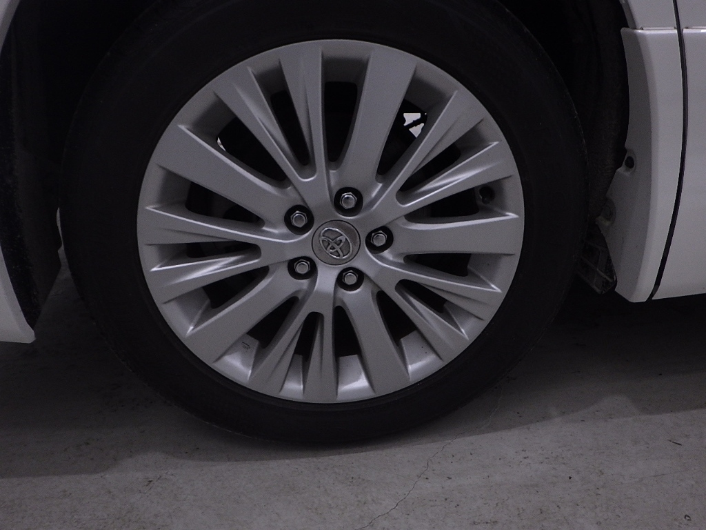 TOYOTA VELLFIRE 2012