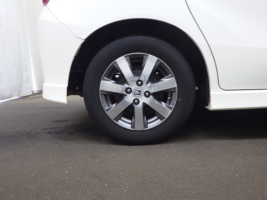 HONDA FREED 2010