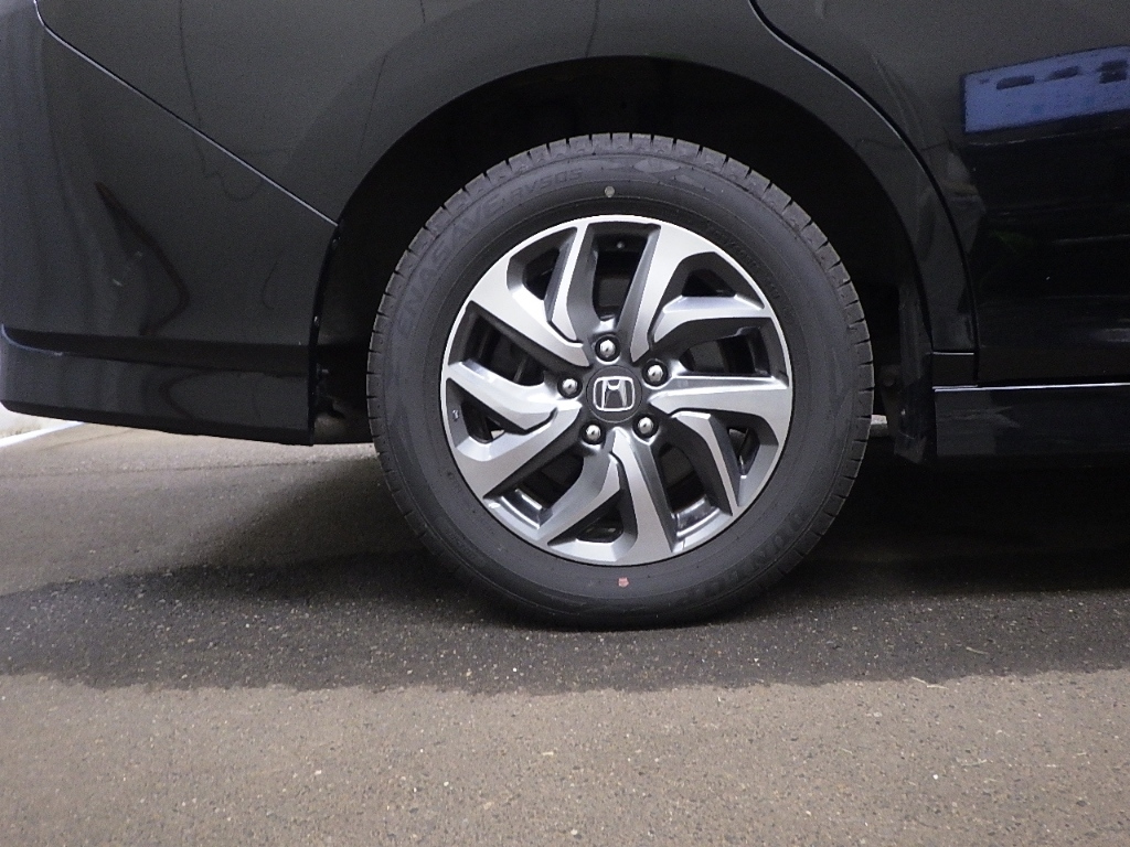 HONDA STEP WAGON 2016