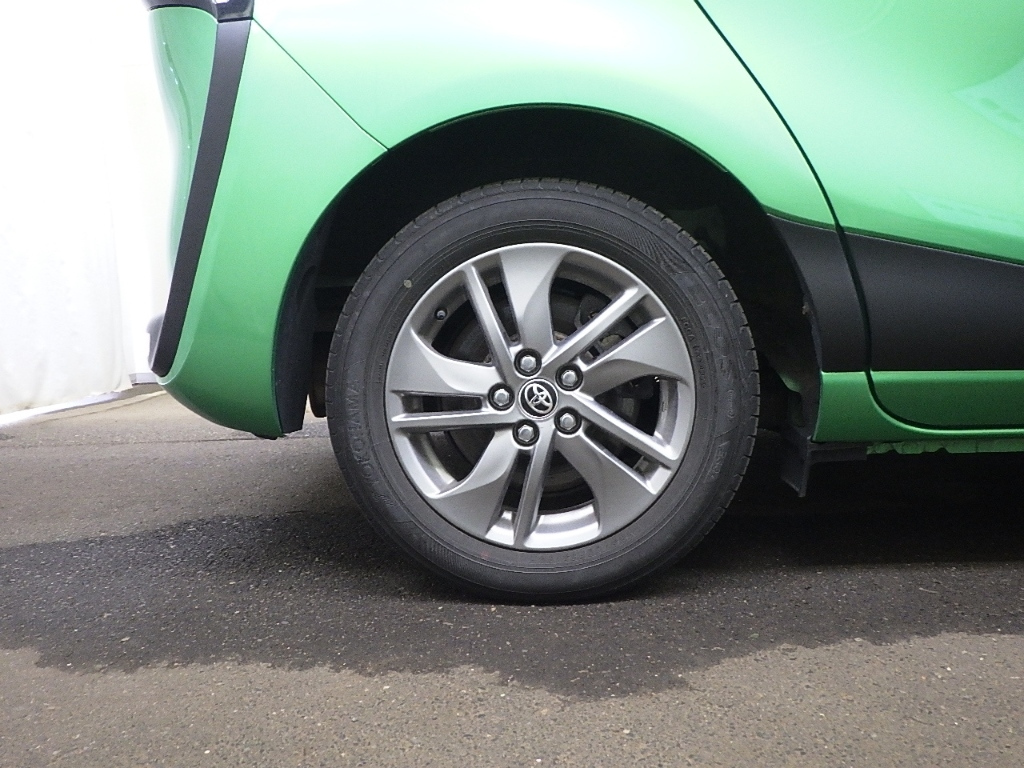 TOYOTA SIENTA 2016