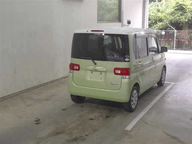 DAIHATSU TANTO 2011