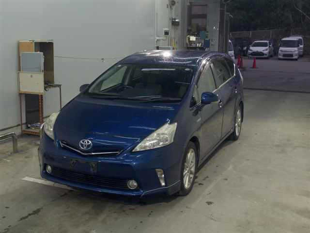 TOYOTA PRIUS ALPHA 2012