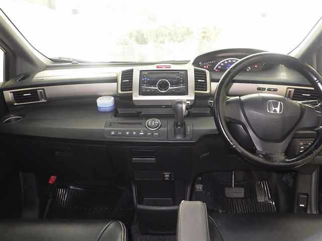 HONDA FREED 2010