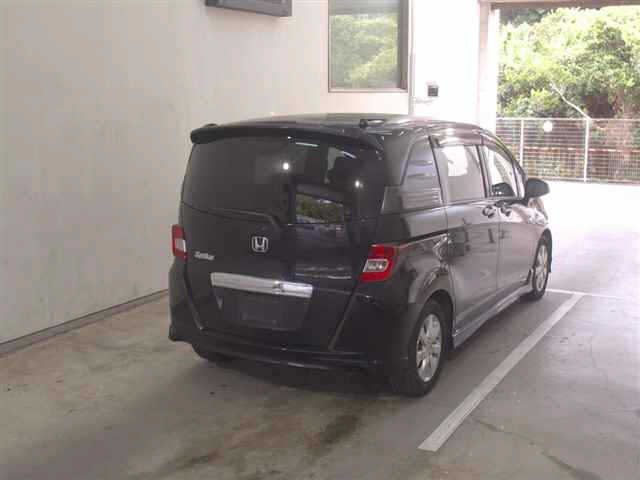 HONDA FREED 2010