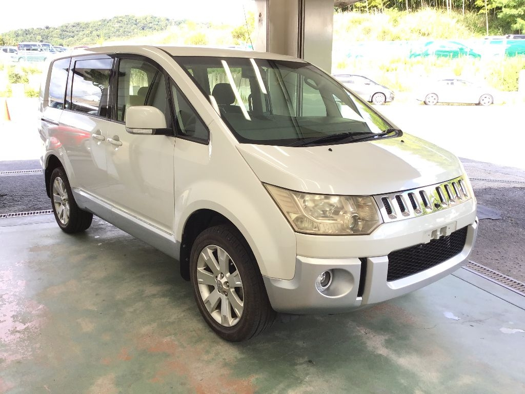 MITSUBISHI DELICA D5 2008