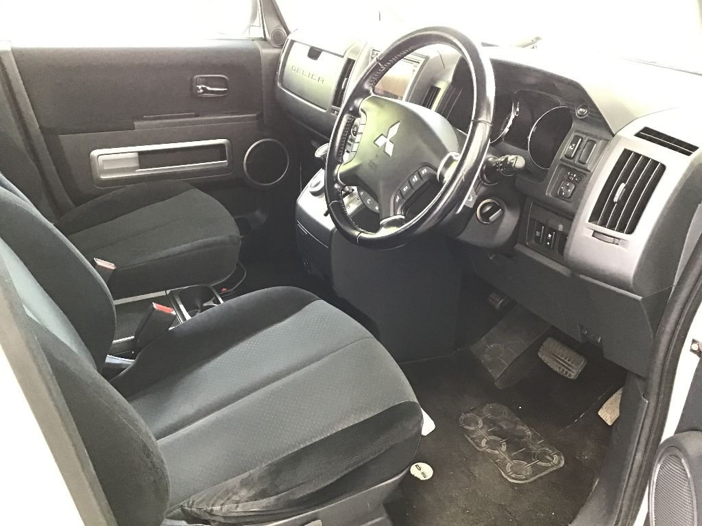 MITSUBISHI DELICA D5 2008