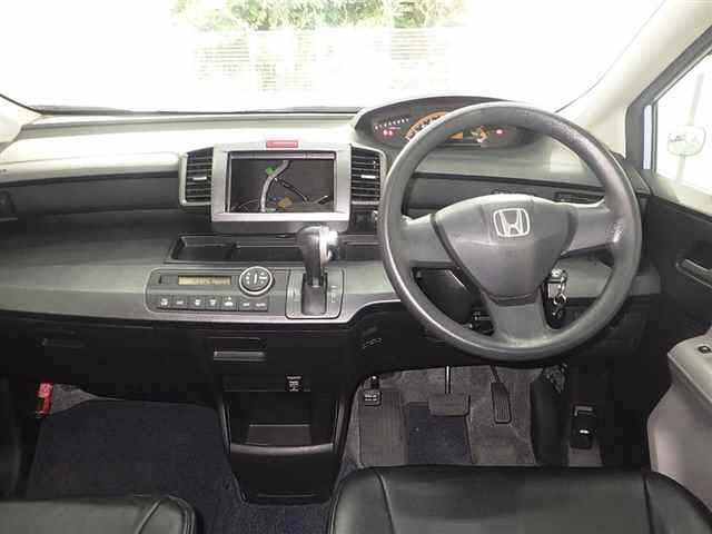 HONDA FREED 2010