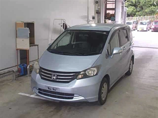 HONDA FREED 2010