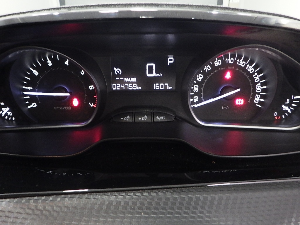 PEUGEOT 208 2016