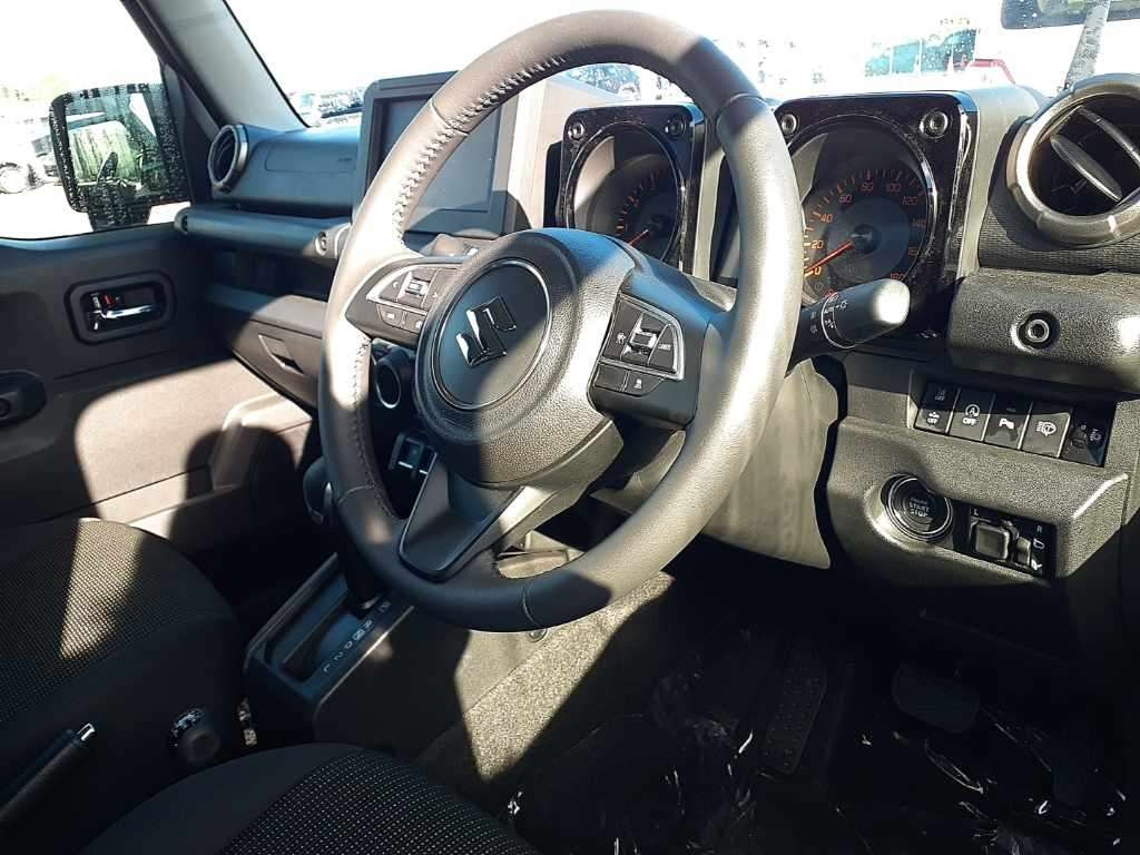 SUZUKI JIMNY NOMADE 2025
