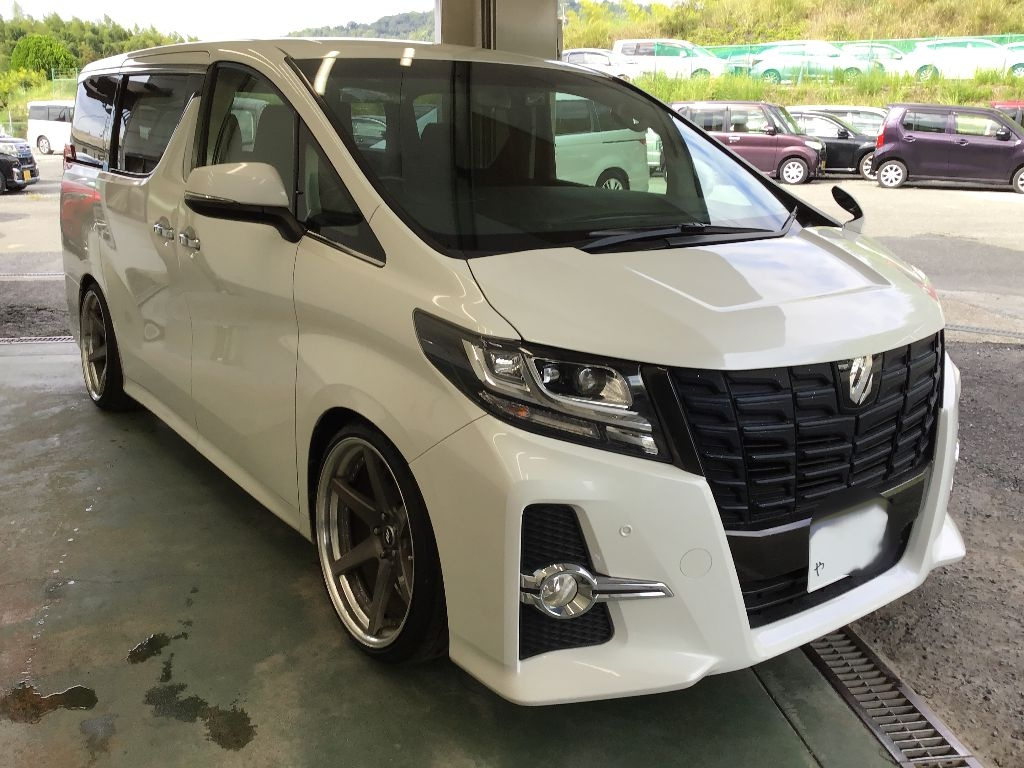 TOYOTA ALPHARD 2017