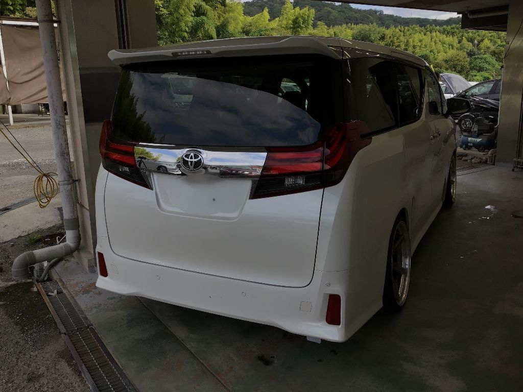 TOYOTA ALPHARD 2017