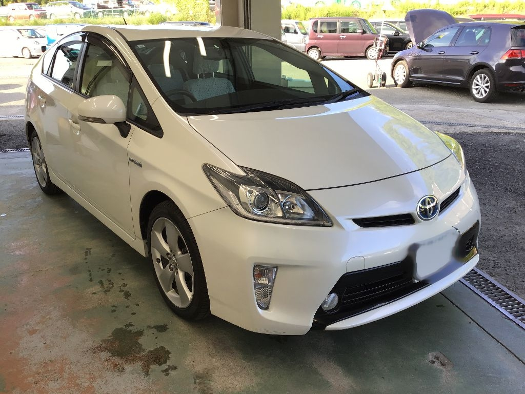 TOYOTA PRIUS 2015