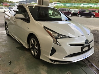 TOYOTA PRIUS 2017